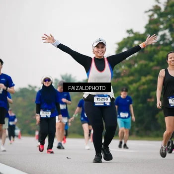 Runner Photo 7411016