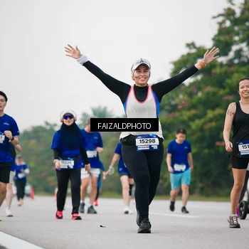 Runner Photo 7411017