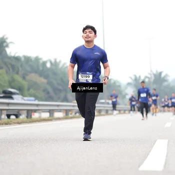 Runner Photo 7411024