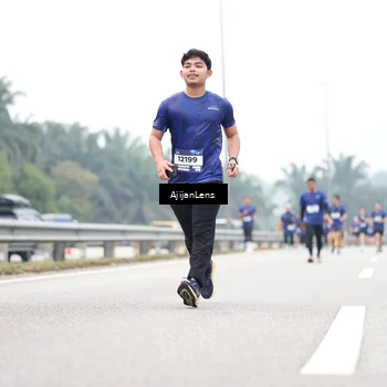 Runner Photo 7411025