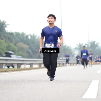 Runner Photo 7411036