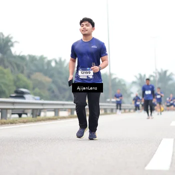 Runner Photo 7411043