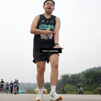 Runner Photo 7411044