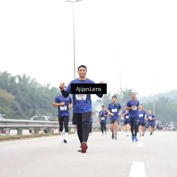 Runner Photo 7411052