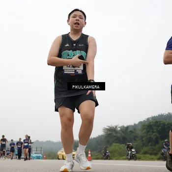 Runner Photo 7411063