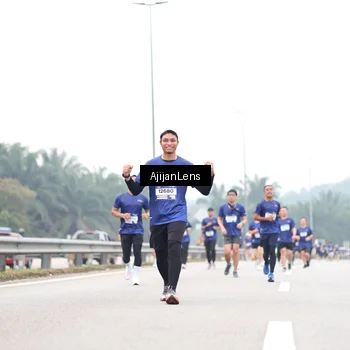 Runner Photo 7411064