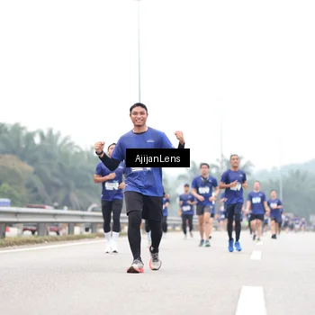 Runner Photo 7411087