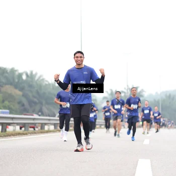 Runner Photo 7411097