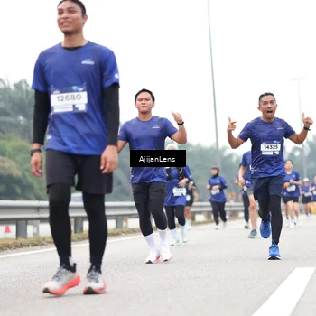 Runner Photo 7411125