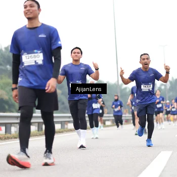 Runner Photo 7411148