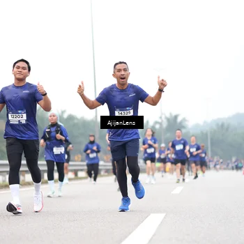 Runner Photo 7411159