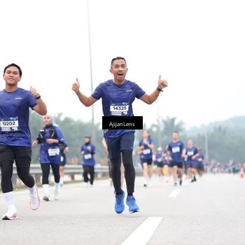 Runner Photo 7411160