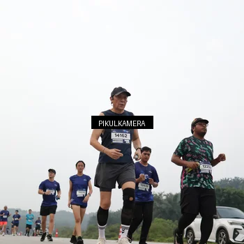 Runner Photo 7411161