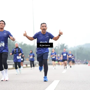 Runner Photo 7411179