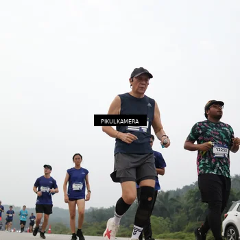 Runner Photo 7411185