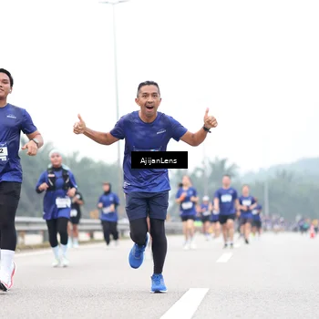 Runner Photo 7411207