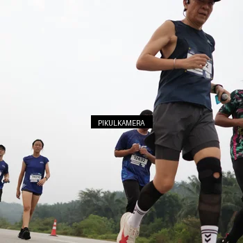 Runner Photo 7411215