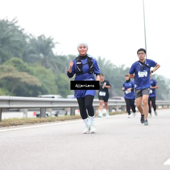 Runner Photo 7411218