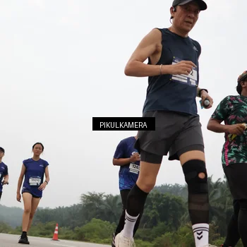 Runner Photo 7411252