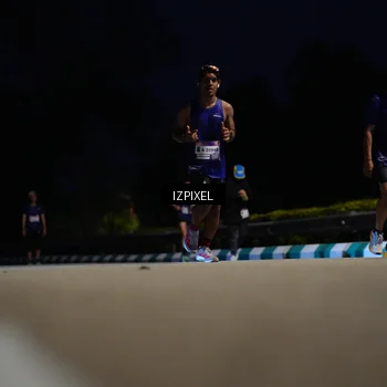 Runner Photo 7411258