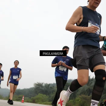 Runner Photo 7411297