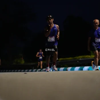 Runner Photo 7411441