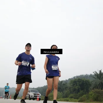 Runner Photo 7411444