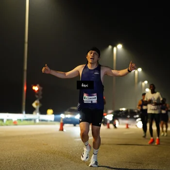 Runner Photo 7411470