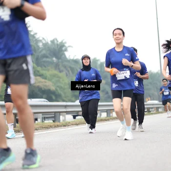 Runner Photo 7411475