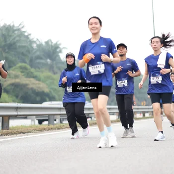 Runner Photo 7411503