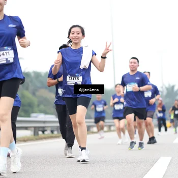 Runner Photo 7411544