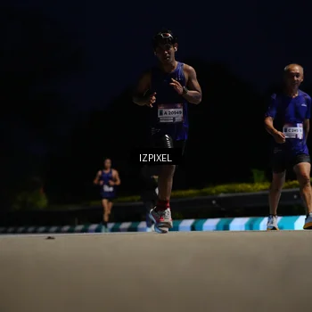 Runner Photo 7411560