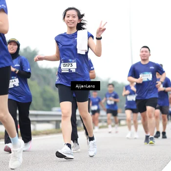 Runner Photo 7411588