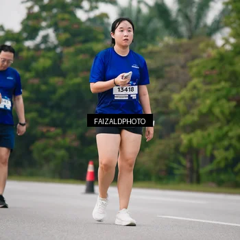 Runner Photo 7411590