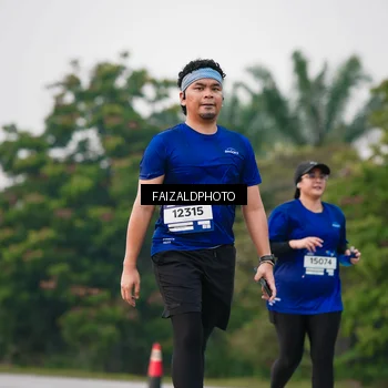 Runner Photo 7411624