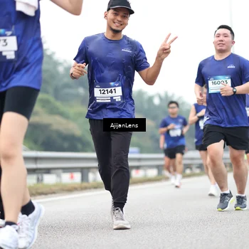 Runner Photo 7411643