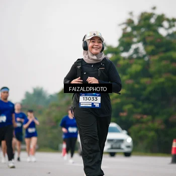 Runner Photo 7411673