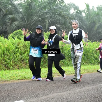 Runner Photo 7411676
