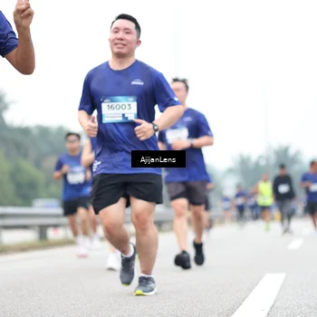 Runner Photo 7411678