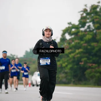 Runner Photo 7411687