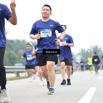 Runner Photo 7411694