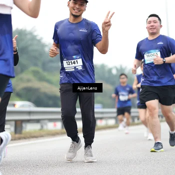 Runner Photo 7411695