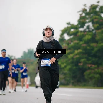 Runner Photo 7411698