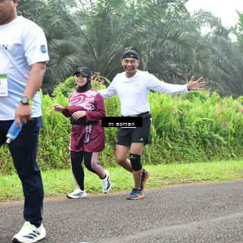 Runner Photo 7411709