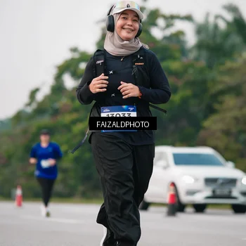 Runner Photo 7411719