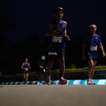 Runner Photo 7411760