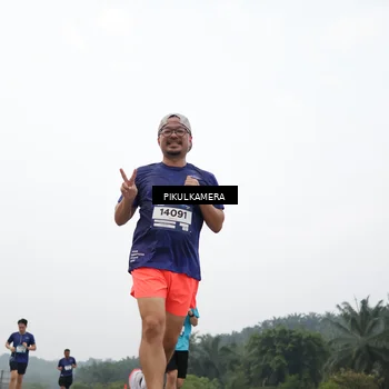 Runner Photo 7411771