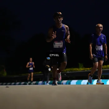 Runner Photo 7411809