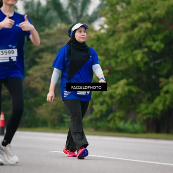Runner Photo 7411850