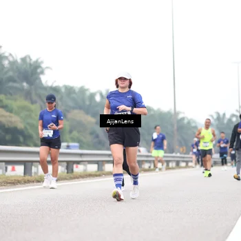 Runner Photo 7411854